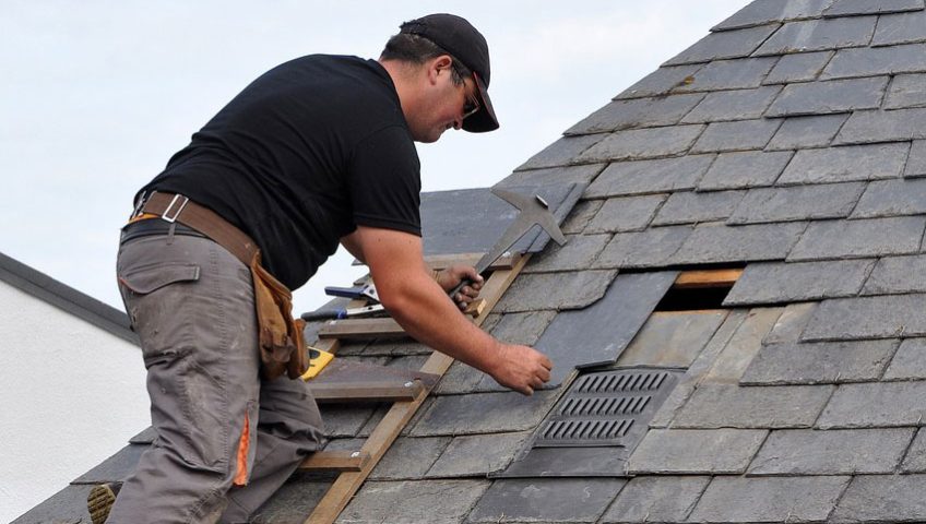 roofing-contractor-at-work